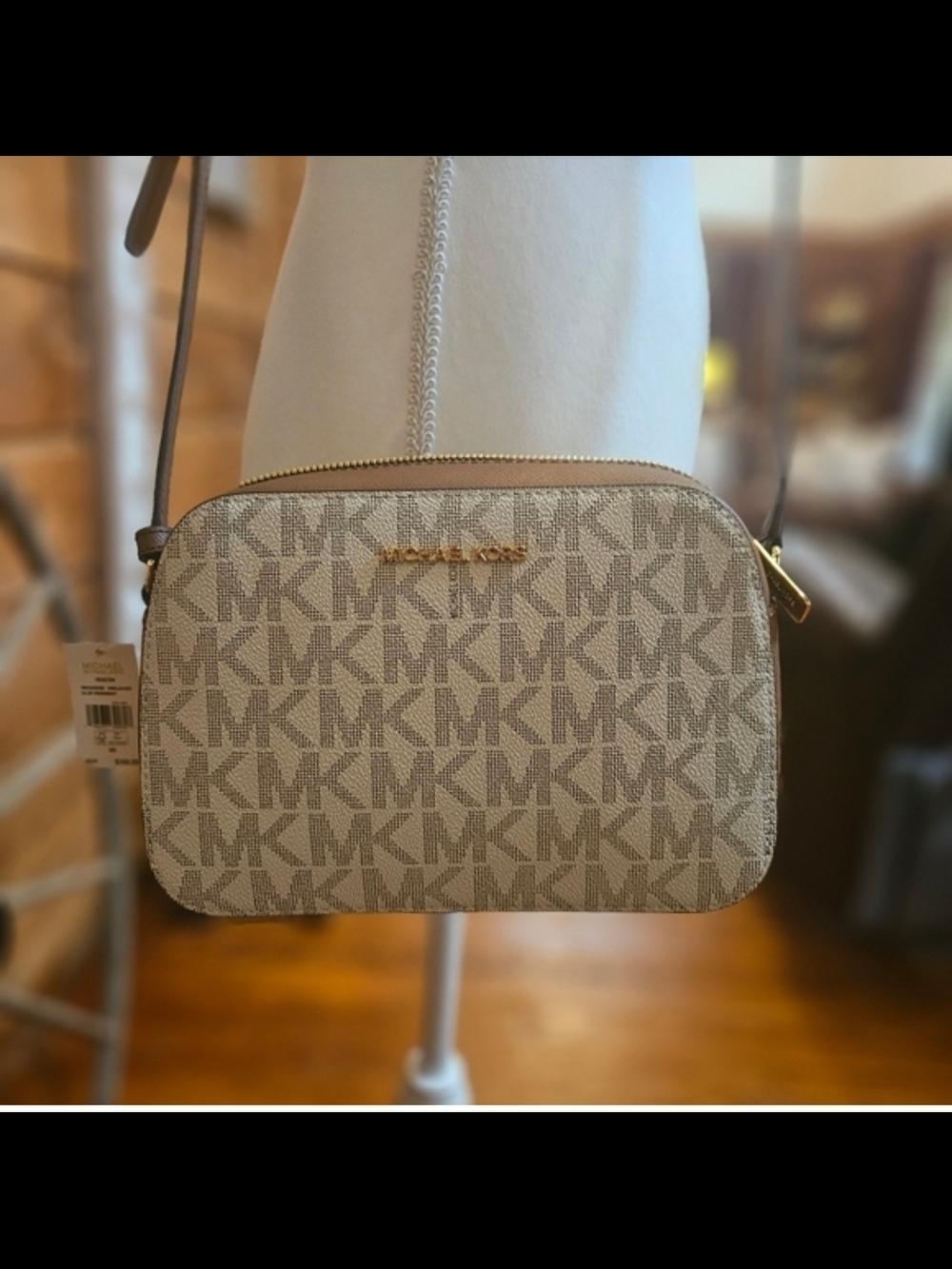 Michael Kors Jet Set Signature Crossbody Bag in Vanilla/Acorn
